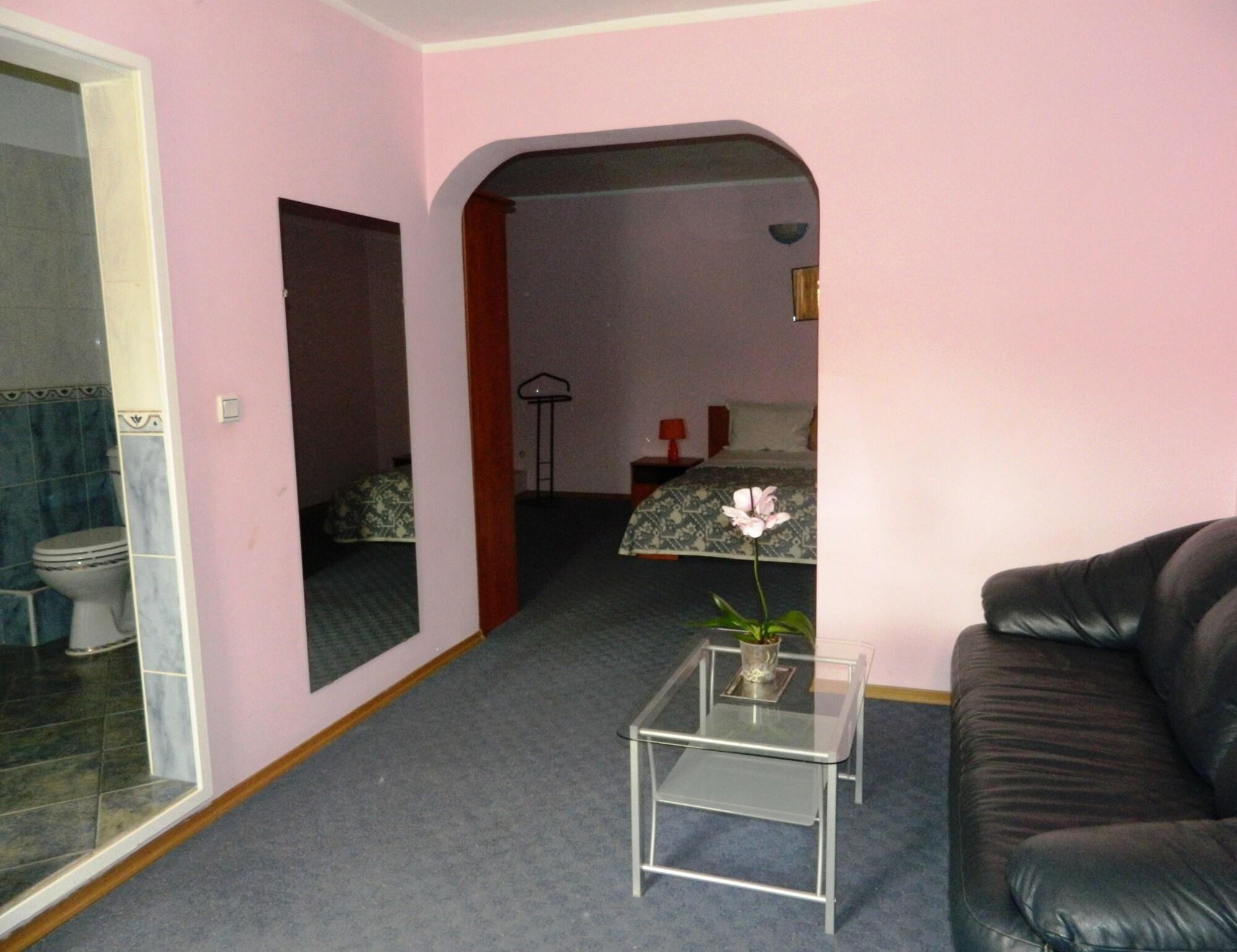 טימישוארה Hotel Adriatico מראה חיצוני תמונה