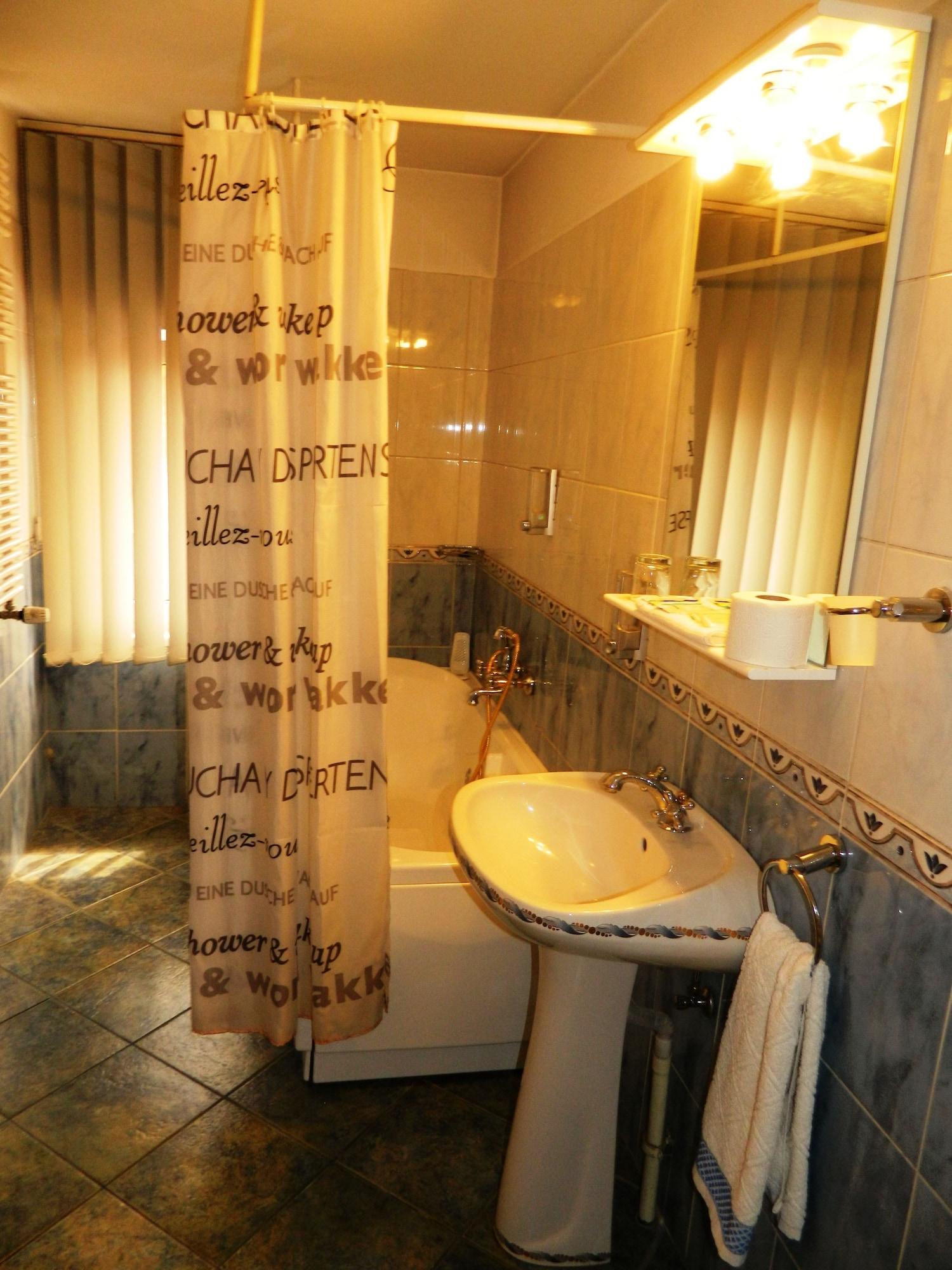 טימישוארה Hotel Adriatico מראה חיצוני תמונה