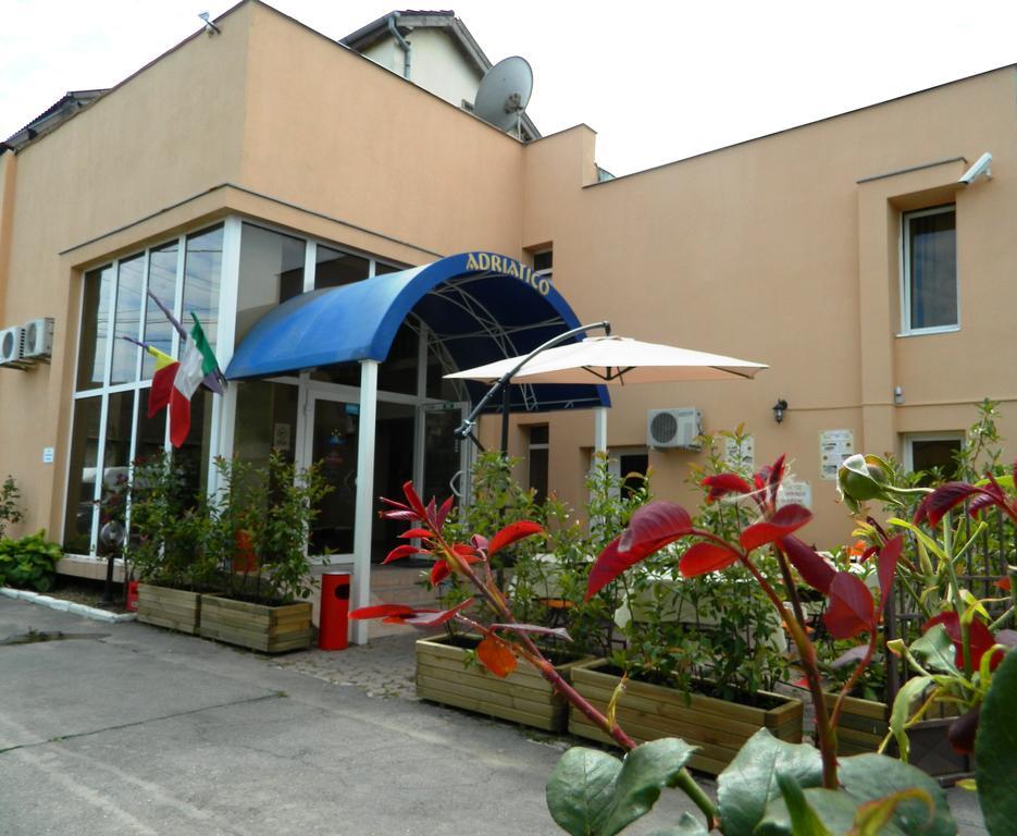 טימישוארה Hotel Adriatico מראה חיצוני תמונה