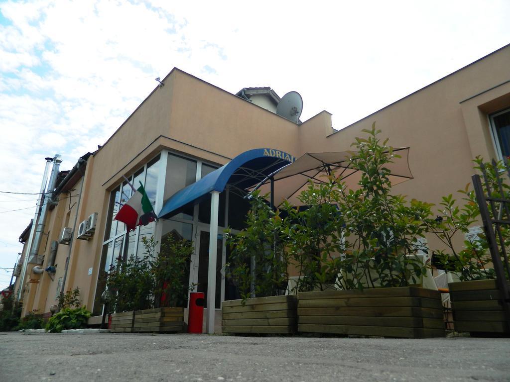 טימישוארה Hotel Adriatico מראה חיצוני תמונה
