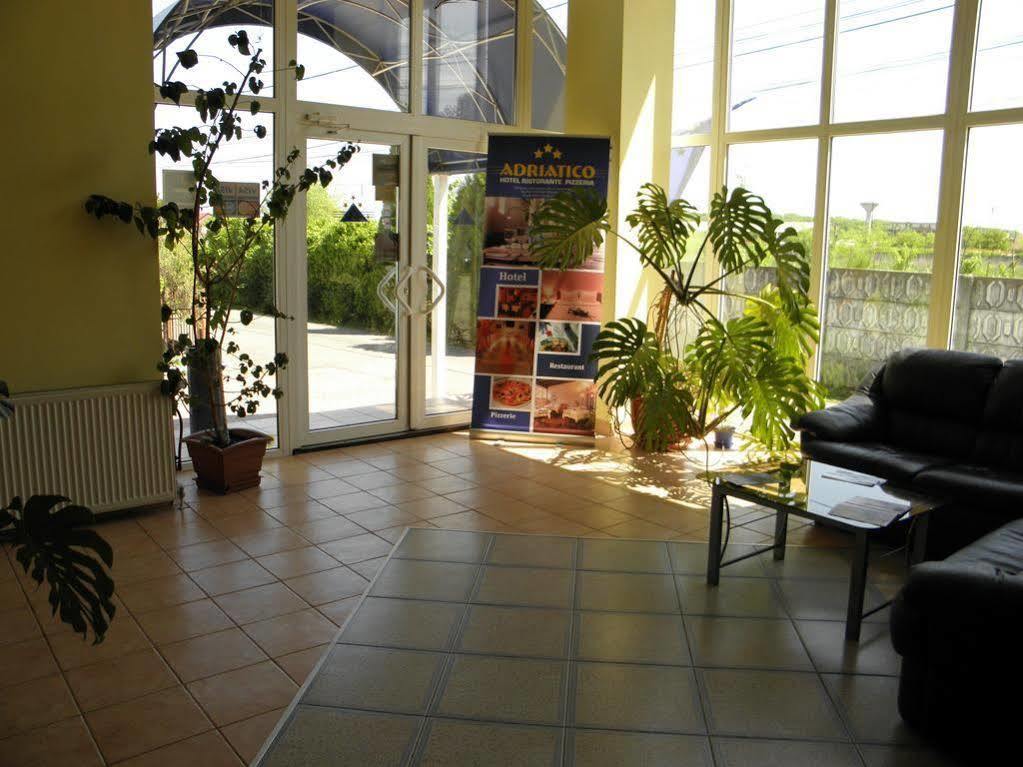 טימישוארה Hotel Adriatico מראה חיצוני תמונה